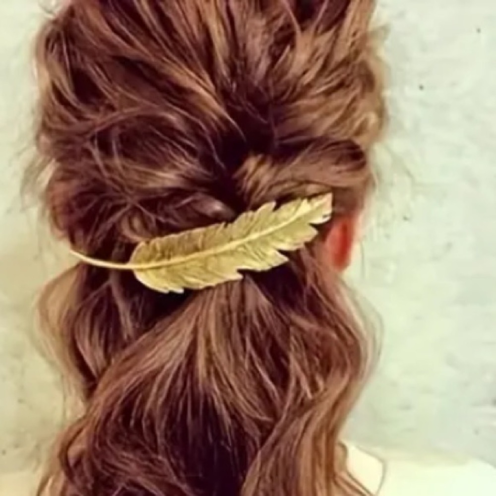Women’s Heirloom Style Tree Leaf Hair Clips in Gold and Silver Color New.